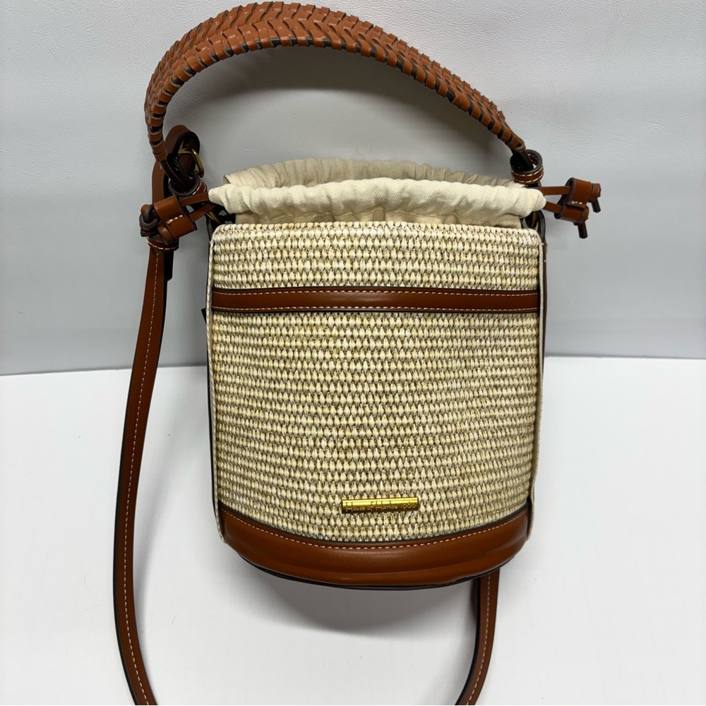✨House of Harlow 1960 Bucket Bag - Picture 9 of 16